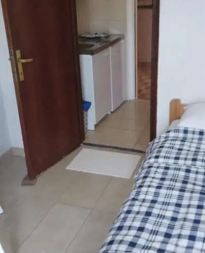 S Pogledom Na