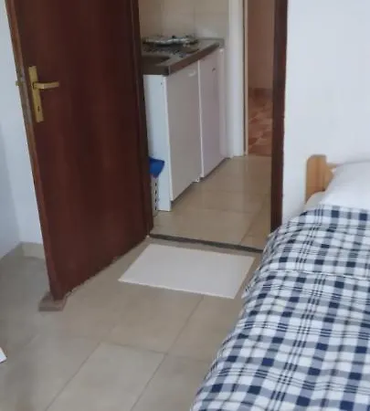 S Pogledom Na